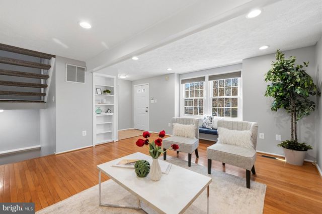 5 PONTIAC WAY, Gaithersburg, MD 20878