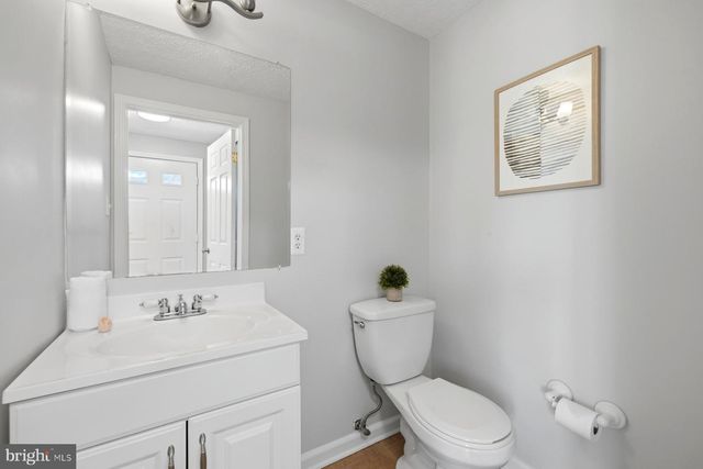 5 PONTIAC WAY, Gaithersburg, MD 20878