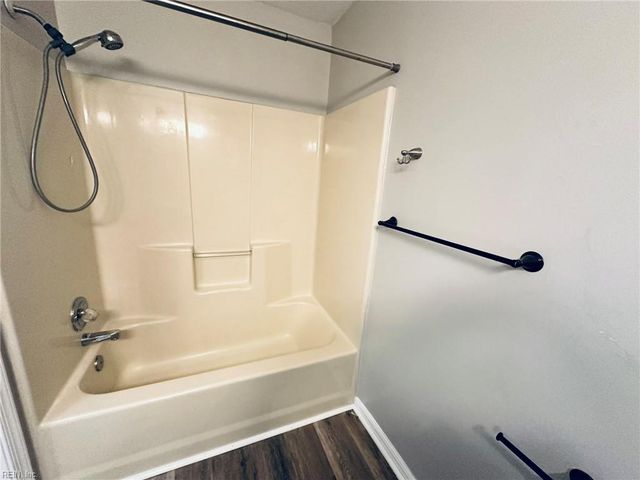 1513 Lincoln CT, Chesapeake, VA 23320