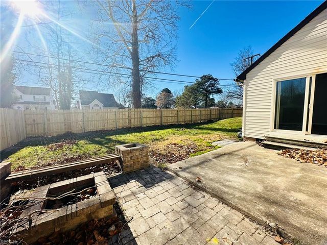 1513 Lincoln CT, Chesapeake, VA 23320