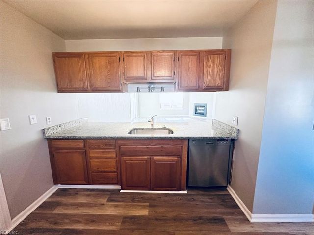 1513 Lincoln CT, Chesapeake, VA 23320