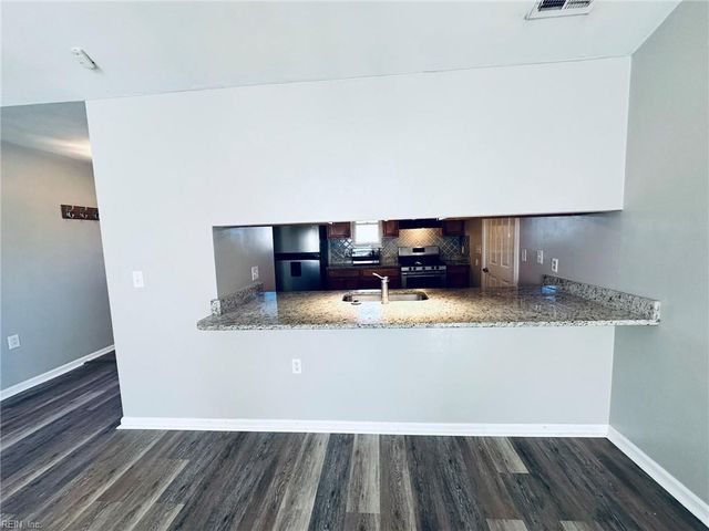 1513 Lincoln CT, Chesapeake, VA 23320