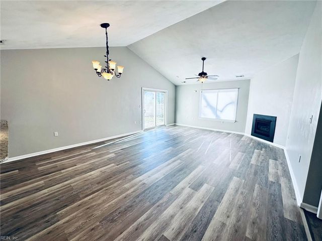 1513 Lincoln CT, Chesapeake, VA 23320