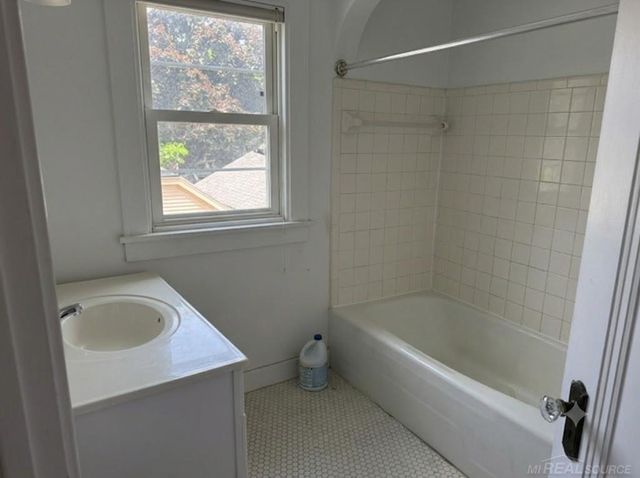 857 Aberdeen Ne Street, Grand Rapids, MI 49505