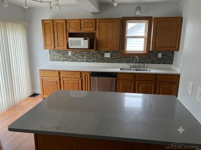 857 Aberdeen Ne Street, Grand Rapids, MI 49505
