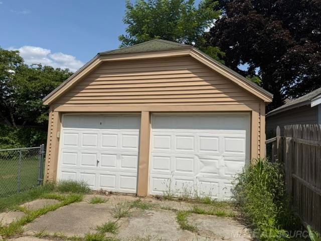 857 Aberdeen Ne Street, Grand Rapids, MI 49505