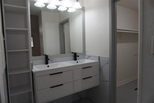 6419 Teal Run, Houston, TX 77035