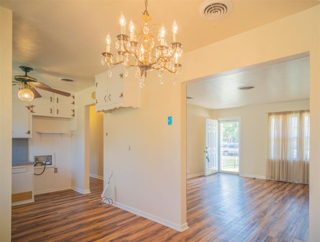 5245 Ira Street N, Haltom City, TX 76117