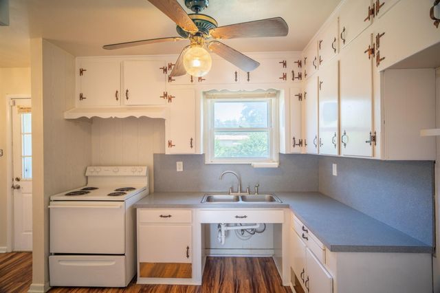 5245 Ira Street N, Haltom City, TX 76117