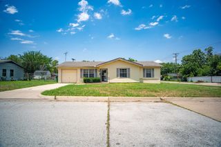 5245 Ira Street N, Haltom City, TX 76117