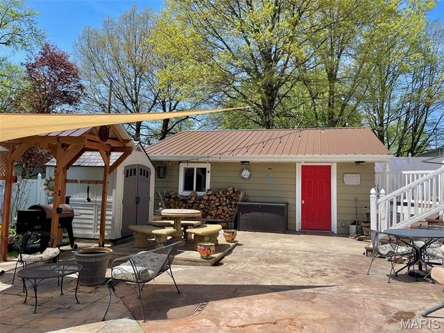 822 E Union Avenue, Litchfield, IL 62056