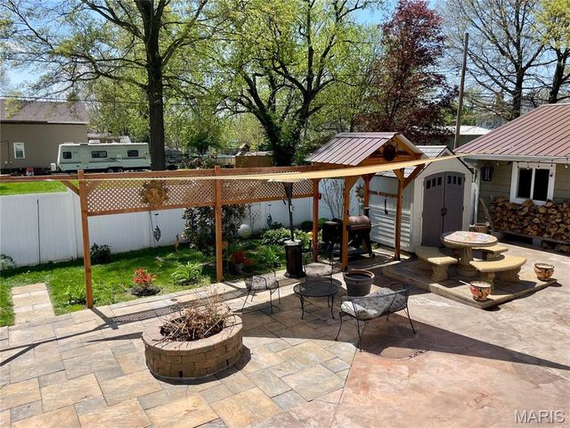 822 E Union Avenue, Litchfield, IL 62056