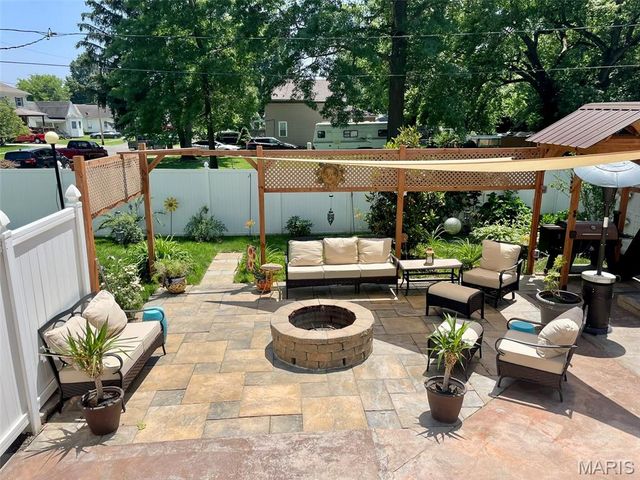 822 E Union Avenue, Litchfield, IL 62056