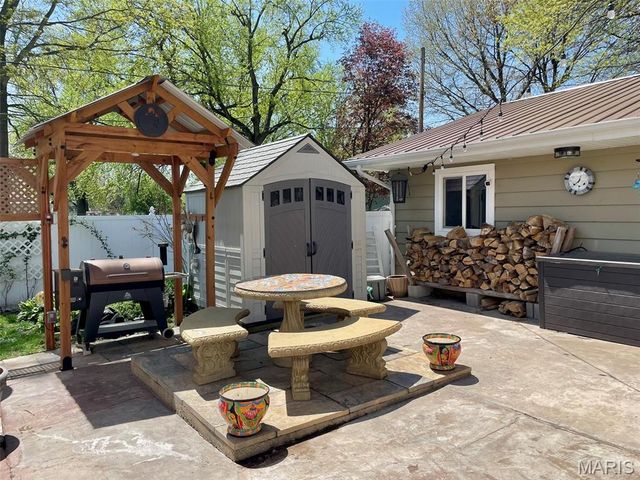 822 E Union Avenue, Litchfield, IL 62056