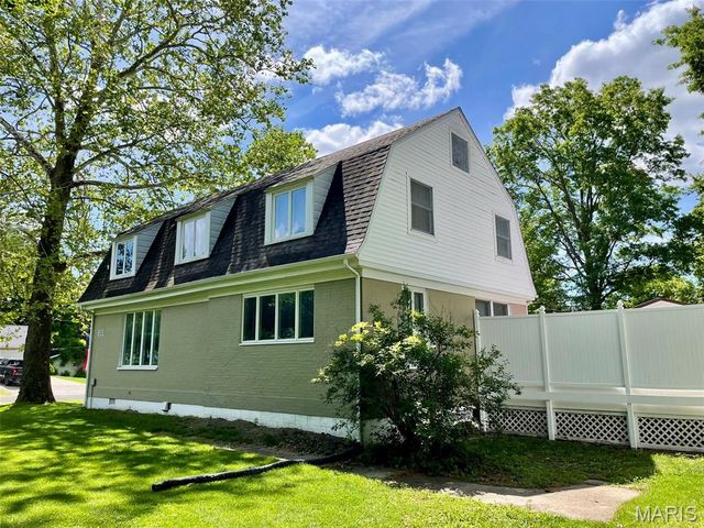 822 E Union Avenue, Litchfield, IL 62056