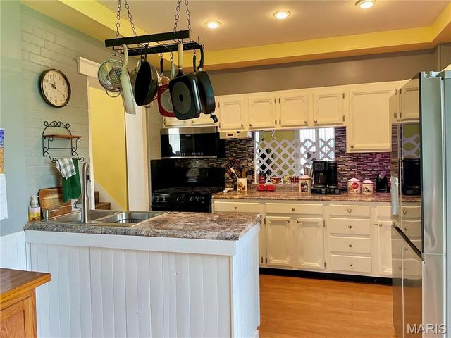 822 E Union Avenue, Litchfield, IL 62056