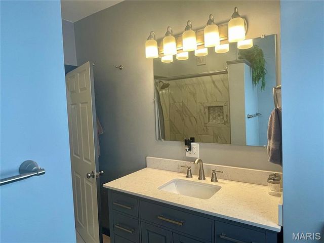 822 E Union Avenue, Litchfield, IL 62056