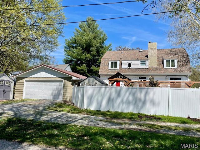 822 E Union Avenue, Litchfield, IL 62056