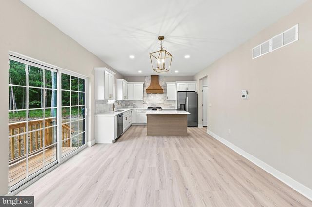 106 BLUE ANCHOR RD, Sicklerville, NJ 08081