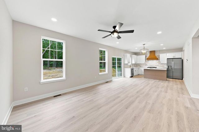 106 BLUE ANCHOR RD, Sicklerville, NJ 08081