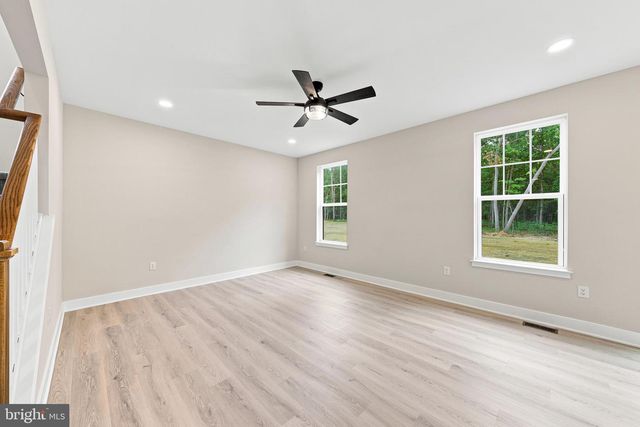 106 BLUE ANCHOR RD, Sicklerville, NJ 08081