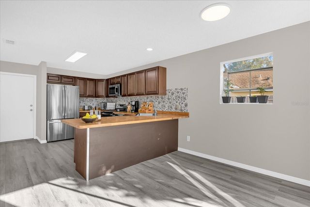 6474 HAUGHTON LANE, Orlando, FL 32835