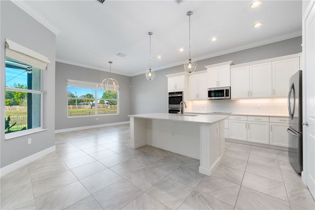 4777 Four Lakes Circle SW, Vero Beach, FL 32968