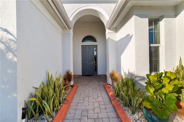 4777 Four Lakes Circle SW, Vero Beach, FL 32968