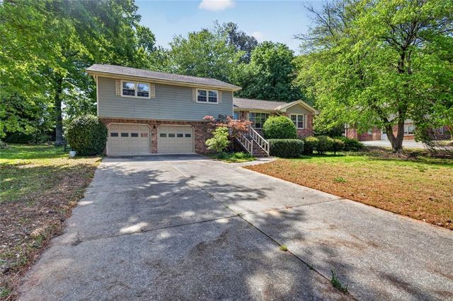 5374 Pounds Drive N, Stone Mountain, GA 30087