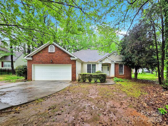 6520 White Pine Lane, Charlotte, NC 28262