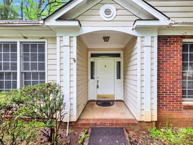 6520 White Pine Lane, Charlotte, NC 28262