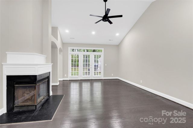 6520 White Pine Lane, Charlotte, NC 28262