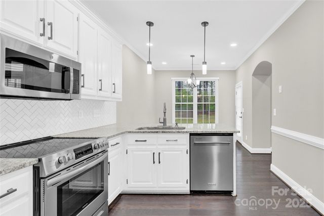 6520 White Pine Lane, Charlotte, NC 28262