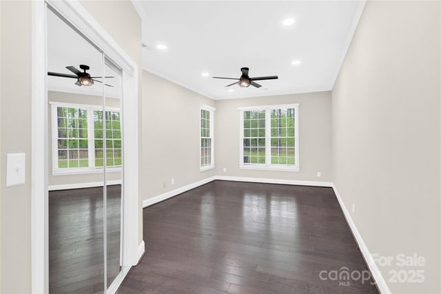 6520 White Pine Lane, Charlotte, NC 28262