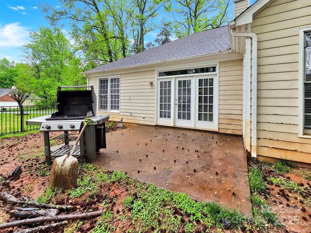 6520 White Pine Lane, Charlotte, NC 28262