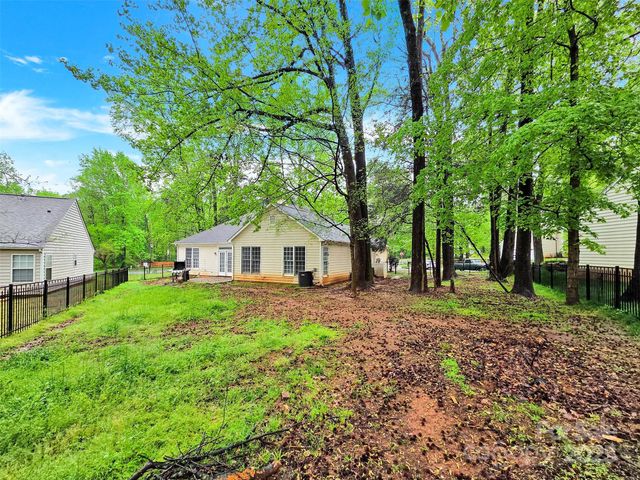 6520 White Pine Lane, Charlotte, NC 28262