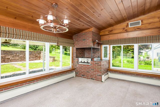 83 Jacobs Terrace, Middletown, CT 06457