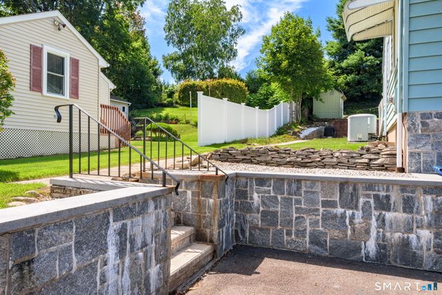 83 Jacobs Terrace, Middletown, CT 06457