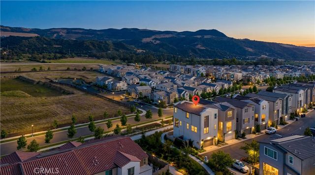202 Heartland Way, Rancho Mission Viejo, CA 92694