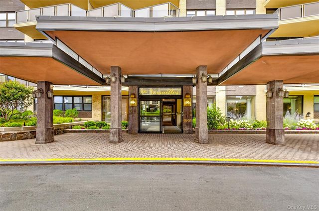 18-05 215th Street 16H, Bayside, NY 11360