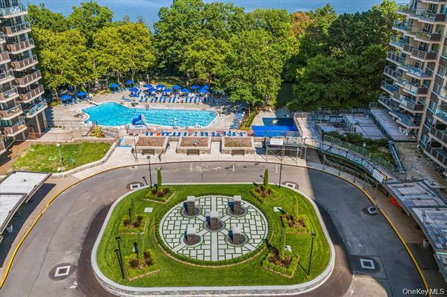 18-05 215th Street 16H, Bayside, NY 11360