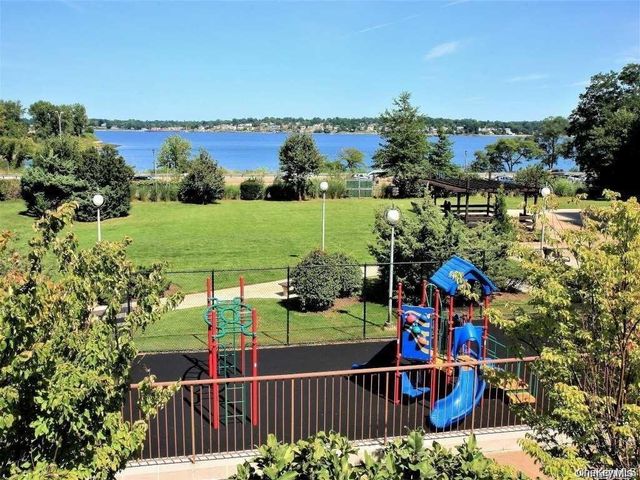 18-05 215th Street 16H, Bayside, NY 11360