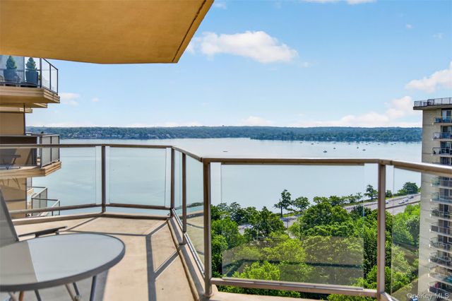 18-05 215th Street 16H, Bayside, NY 11360
