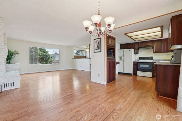 11208 SE 234th Street, Kent, WA 98031