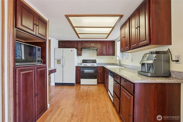 11208 SE 234th Street, Kent, WA 98031