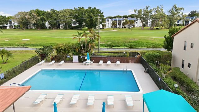 4542 Lucerne Lakes Boulevard E 206, Lake Worth, FL 33467