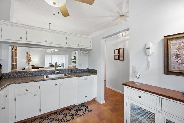 4542 Lucerne Lakes Boulevard E 206, Lake Worth, FL 33467