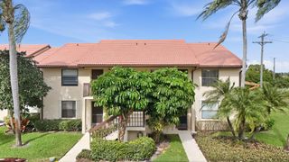 4542 Lucerne Lakes Boulevard E 206, Lake Worth, FL 33467