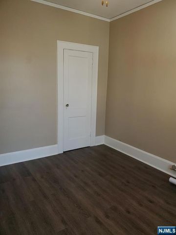 404 6th Street aptA, Newark, NJ 07107