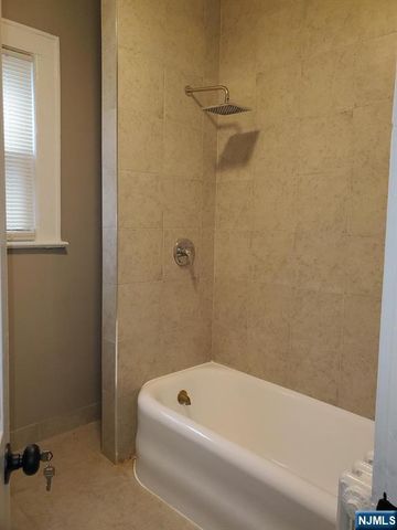 404 6th Street aptA, Newark, NJ 07107